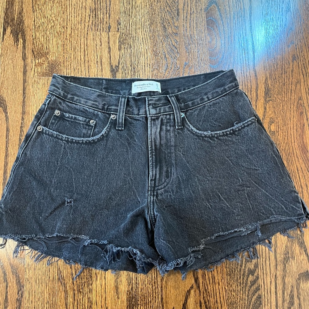 ABERCROMBIE The Boyfriend Short Mid Rise Curve Love